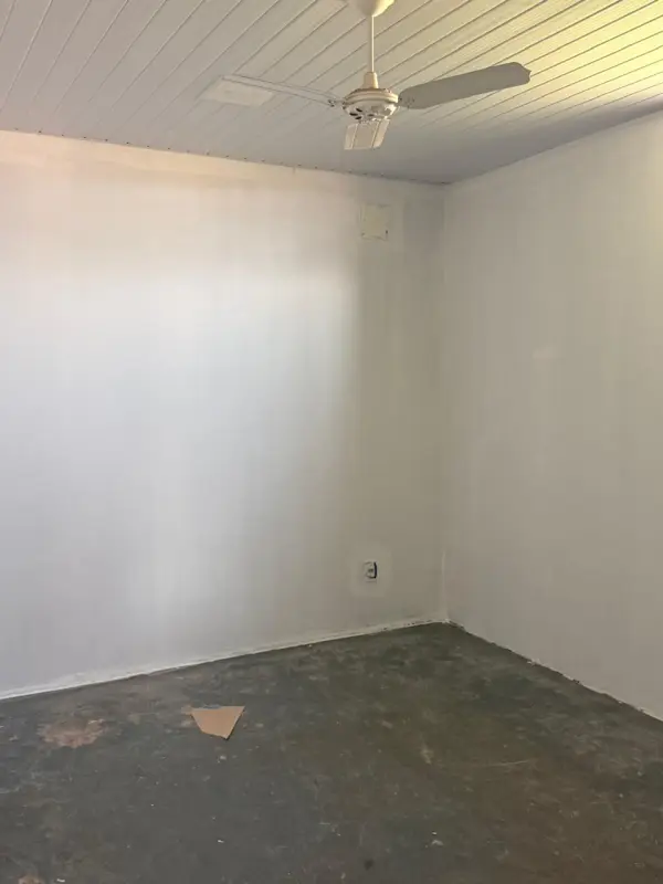 Barracão na região da UEL, foto 8 de 16